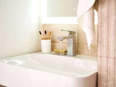 Abflussreiniger im Badezimmer